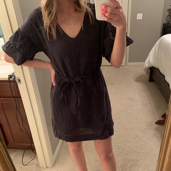 Ruffle sleeve dress - Picture 1 of 3